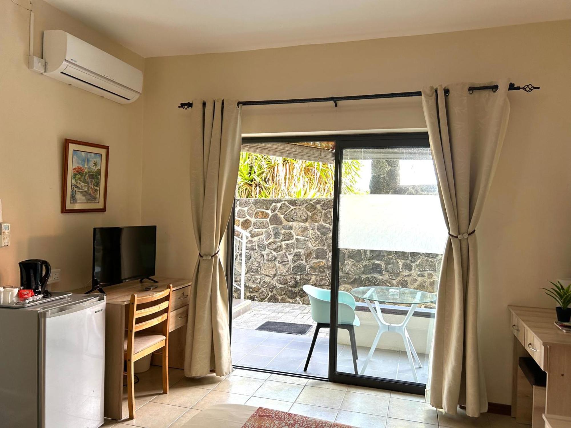 Blue Beryl Guest House Blue Bay Exterior foto